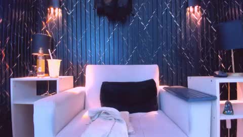 Snapshot of gregory_sforza chatting on February 3, 8:25 pm GregorySforza online show from February 3, 8:25 pm