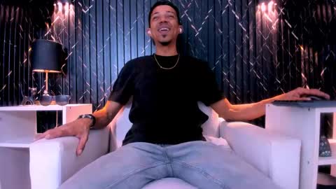 Snapshot of gregory_sforza chatting on February 12, 8:37 pm GregorySforza online show from February 12, 8:37 pm