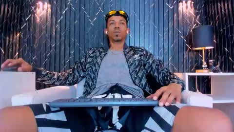 Snapshot of gregory_sforza chatting on February 16, 7:21 pm GregorySforza online show from February 16, 7:21 pm