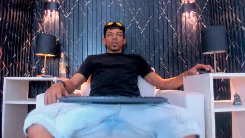 Snapshot of gregory_sforza chatting on February 27, 7:47 pm GregorySforza online show from February 27, 7:47 pm