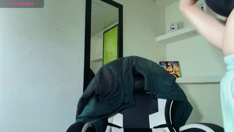 Snapshot of greiccy_20 chatting on November 23, 4:01 am GREICCY online show from November 23, 4:01 am