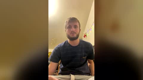 Snapshot of grek32x chatting on December 15, 7:51 pm Grek32X online show from December 15, 7:51 pm