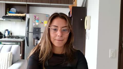 Snapshot of greta_miss chatting on October 16, 4:30 pm  Emmy  online show from October 16, 4:30 pm