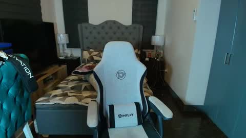 Snapshot of greta_v chatting on November 9, 2:54 am greta_v online show from November 9, 2:54 am