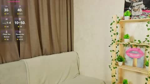 Cutie Ellie online show from May 12, 5:10 pm