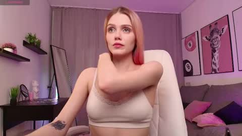 Snapshot of gretchen_mol chatting on November 19, 7:41 am gretchen_mol online show from November 19, 7:41 am