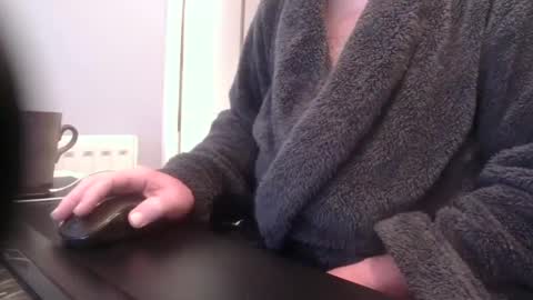 Snapshot of greyfox_6000 chatting on February 25, 6:03 am greyfox_6000 online show from February 25, 6:03 am