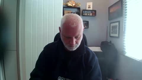 greyfox_6000 online show from May 13, 1:41 pm