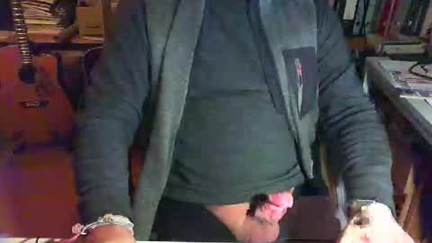 greyhounddog online show from November 29, 5:27 pm