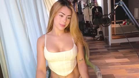 Snapshot of greyslopez chatting on December 15, 5:06 pm Greyslopez online show from December 15, 5:06 pm