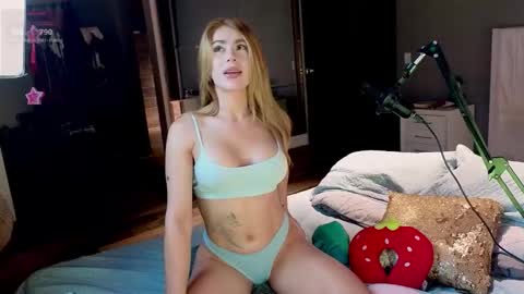 Greyslopez online show from March 3, 1:23 am