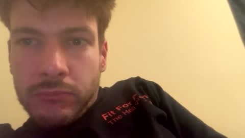 Snapshot of greyvan96 chatting on November 13, 10:25 am Perfectlyaveragesavage online show from November 13, 10:25 am