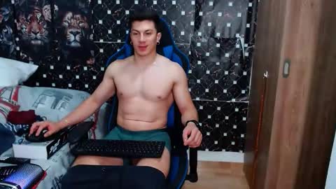 griego01 online show from December 17, 1:33 am