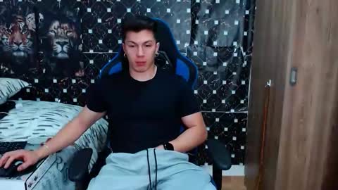 griego01 online show from February 21, 1:50 am