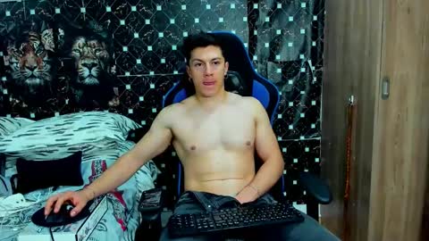 griego01 online show from February 24, 1:14 am