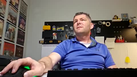 Snapshot of gringo_diks chatting on April 13, 4:34 pm gringo_diks online show from April 13, 4:34 pm