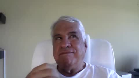 Snapshot of grisa01 chatting on December 1, 1:38 pm grisa01 online show from December 1, 1:38 pm