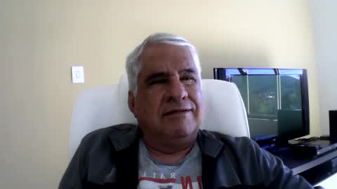 Snapshot of grisa01 chatting on June 21, 2:19 pm grisa01 online show from June 21, 2:19 pm