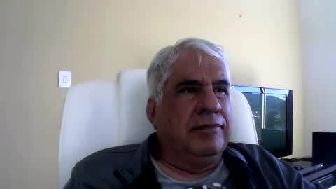 Snapshot of grisa01 chatting on June 22, 1:41 pm grisa01 online show from June 22, 1:41 pm