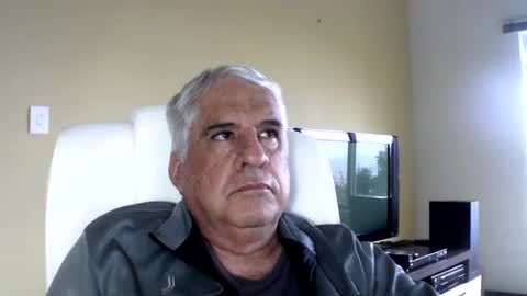 Snapshot of grisa01 chatting on June 23, 3:32 pm grisa01 online show from June 23, 3:32 pm