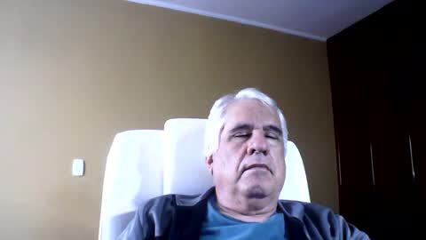 Snapshot of grisa01 chatting on July 28, 6:07 pm grisa01 online show from July 28, 6:07 pm