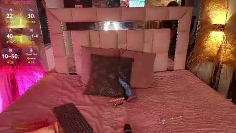 Snapshot of griselle_rousse chatting on June 25, 8:46 pm online show from June 25, 8:46 pm