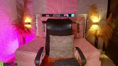 Snapshot of griselle_rousse chatting on July 17, 6:46 pm online show from July 17, 6:46 pm