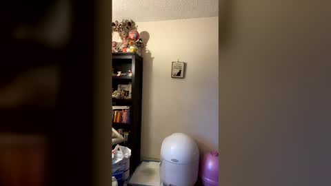 growinggirl online show from May 7, 2:39 am