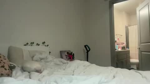 Snapshot of grrlgod chatting on March 7, 3:36 am grrlgod online show from March 7, 3:36 am