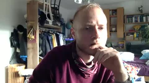 gruendamien online show from January 13, 2:32 pm