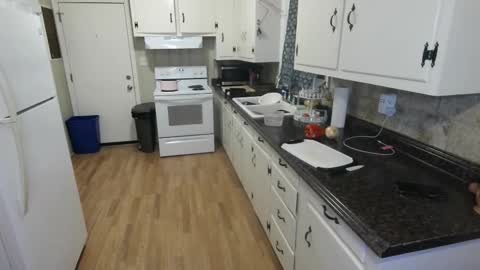 Snapshot of grumpytwo chatting on February 18, 2:05 am grumpytwo online show from February 18, 2:05 am