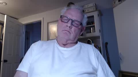 Snapshot of gspotlover1 chatting on April 11, 12:20 pm Horny Daddy online show from April 11, 12:20 pm