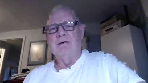 Snapshot of gspotlover1 chatting on April 18, 11:36 am Horny Daddy online show from April 18, 11:36 am