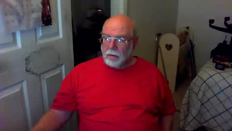 Snapshot of gtnolder60 chatting on December 6, 10:19 pm Gary online show from December 6, 10:19 pm