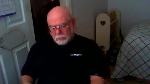 Snapshot of gtnolder60 chatting on January 25, 10:18 pm Gary online show from January 25, 10:18 pm