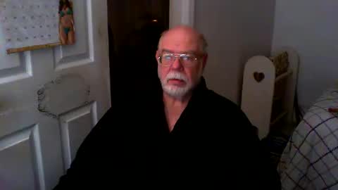 Snapshot of gtnolder60 chatting on February 6, 12:16 pm Gary online show from February 6, 12:16 pm