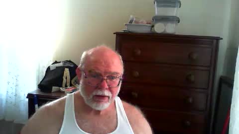 Snapshot of gtnolder60 chatting on May 29, 1:42 pm Gary online show from May 29, 1:42 pm