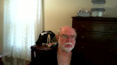 Snapshot of gtnolder60 chatting on May 31, 10:55 am Gary online show from May 31, 10:55 am