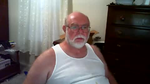 Snapshot of gtnolder60 chatting on August 5, 12:35 am Gary online show from August 5, 12:35 am