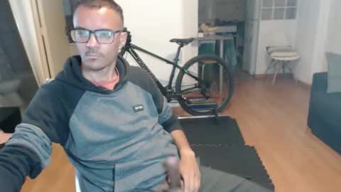 Snapshot of guachin_new chatting on November 23, 4:23 am guachin_new online show from November 23, 4:23 am