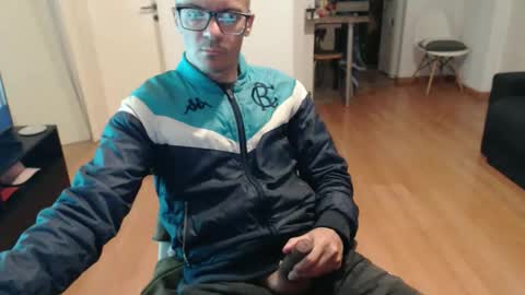Snapshot of guachin_new chatting on May 24, 8:14 pm guachin_new online show from May 24, 8:14 pm