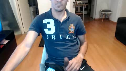 Snapshot of guachin_new chatting on June 1, 10:33 pm guachin_new online show from June 1, 10:33 pm