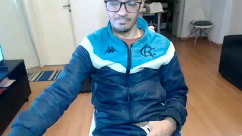 Snapshot of guachin_new chatting on June 15, 9:50 pm guachin_new online show from June 15, 9:50 pm