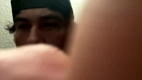 Snapshot of gualastoner95 chatting on July 22, 6:27 am gualastoner95 online show from July 22, 6:27 am