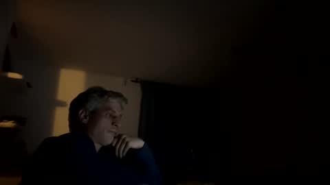 Snapshot of guardiannif_ chatting on January 28, 3:15 am guardiannif_ online show from January 28, 3:15 am