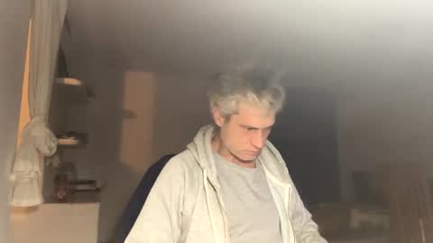 Snapshot of guardiannif_ chatting on February 3, 12:47 am guardiannif_ online show from February 3, 12:47 am