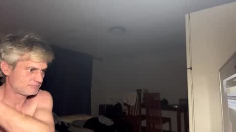 Snapshot of guardiannif_ chatting on February 14, 4:58 am guardiannif_ online show from February 14, 4:58 am