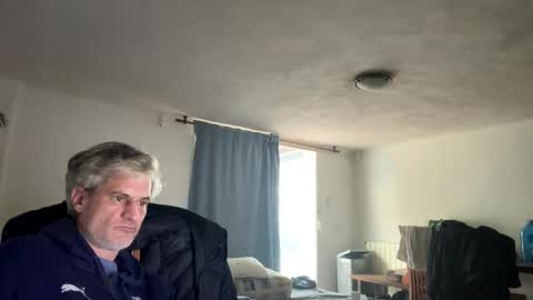 Snapshot of guardiannif_ chatting on February 18, 7:10 am guardiannif_ online show from February 18, 7:10 am