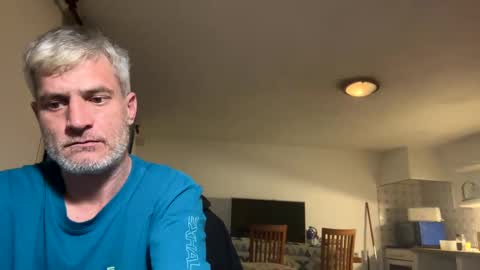 Snapshot of guardiannif_ chatting on March 7, 7:16 pm guardiannif_ online show from March 7, 7:16 pm