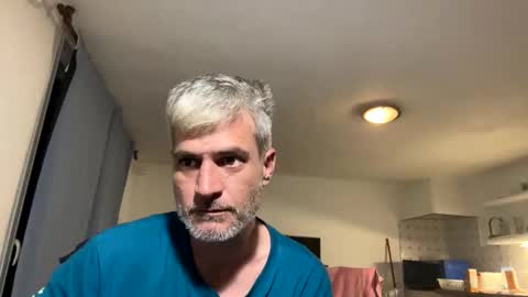 Snapshot of guardiannif_ chatting on March 9, 12:10 am guardiannif_ online show from March 9, 12:10 am